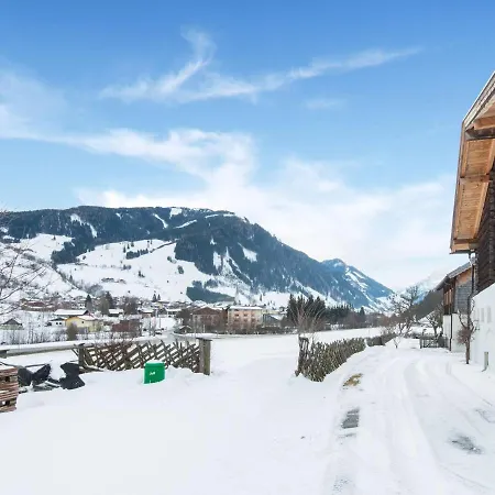 Golden Lodges With Parking *