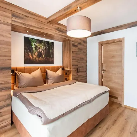 Golden Lodges With Parking Appartement